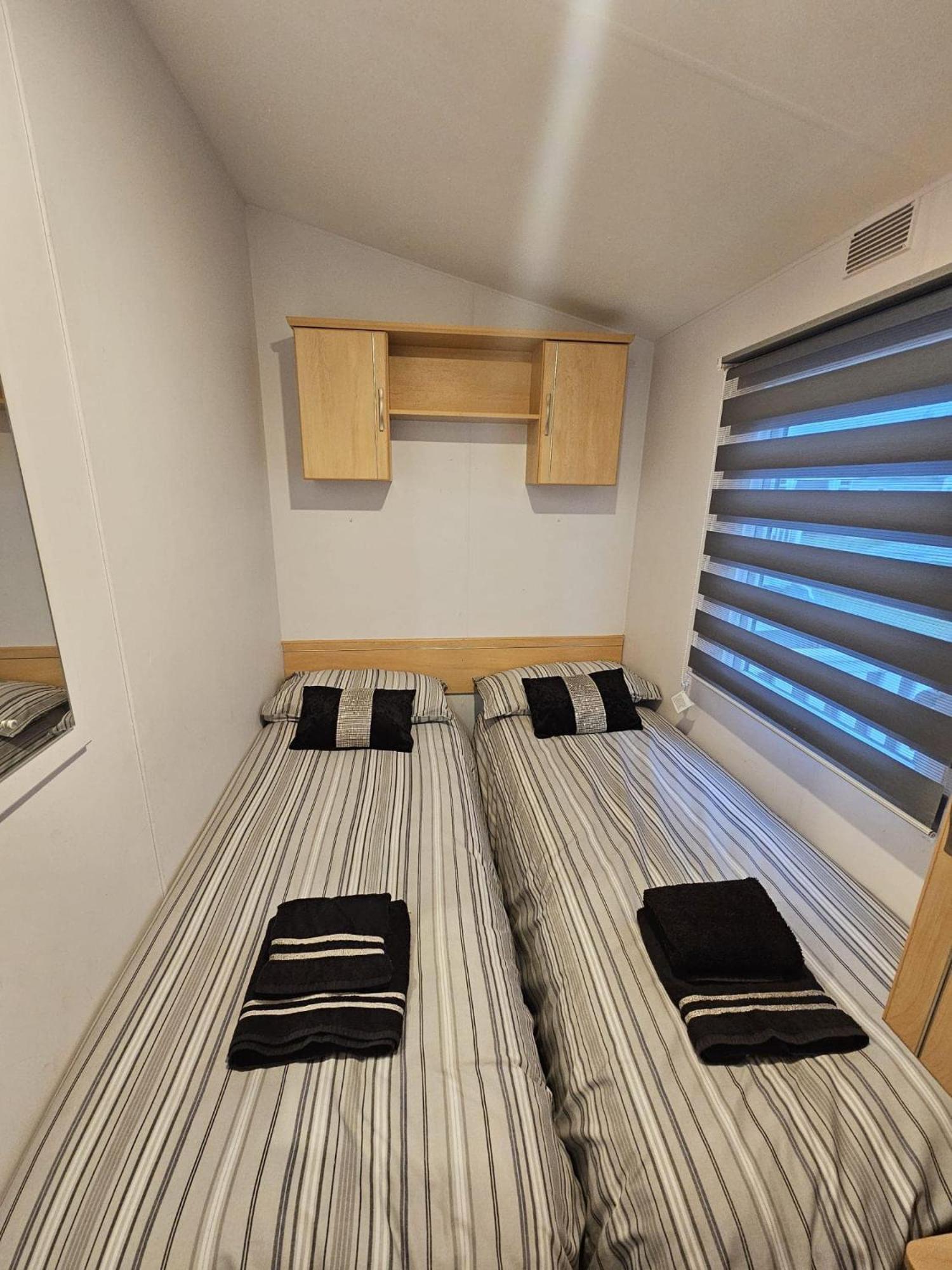 Tattershall Lakes Hot Tub Lodge Breaks Eksteriør billede