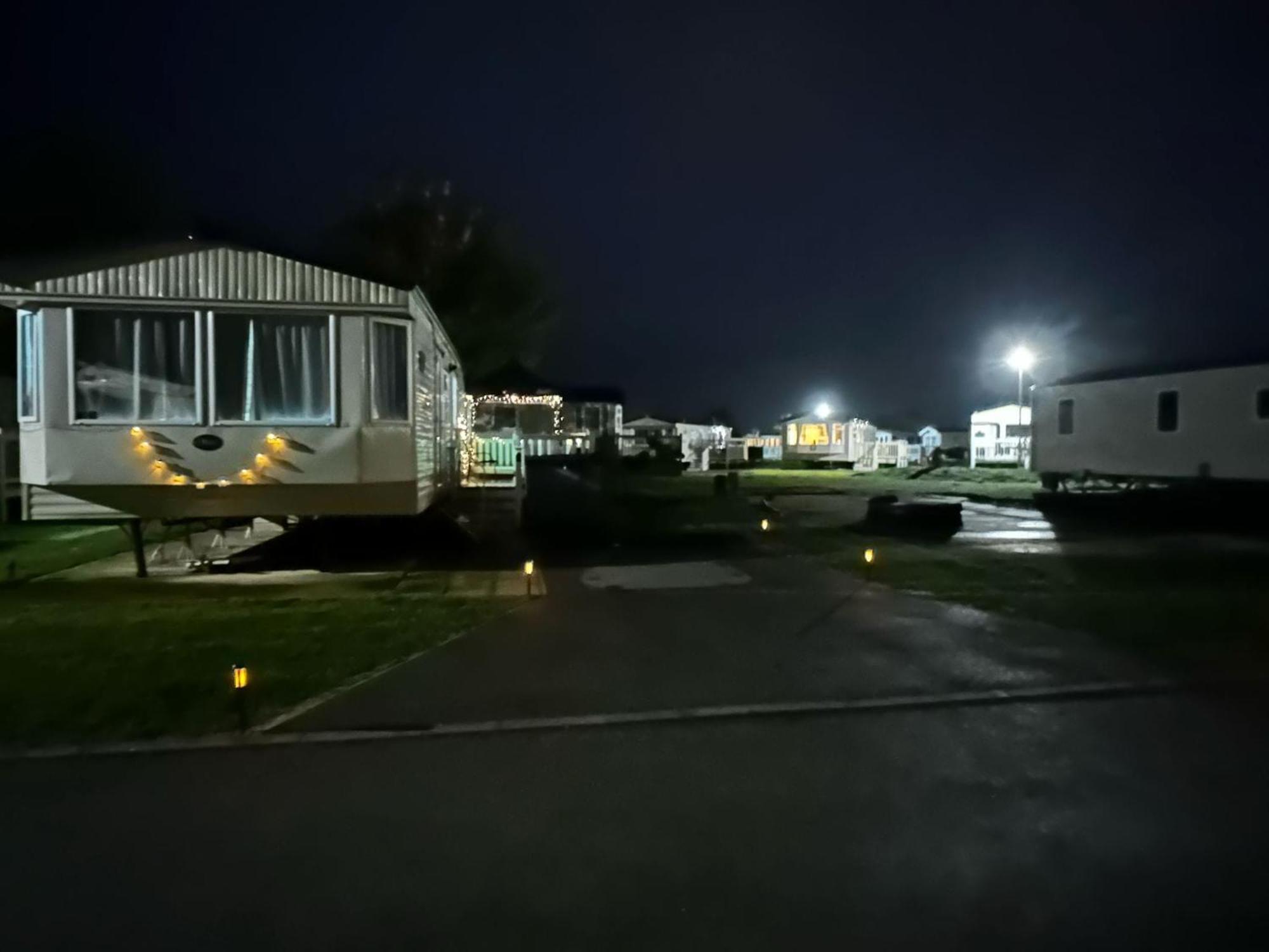 Tattershall Lakes Hot Tub Lodge Breaks Eksteriør billede