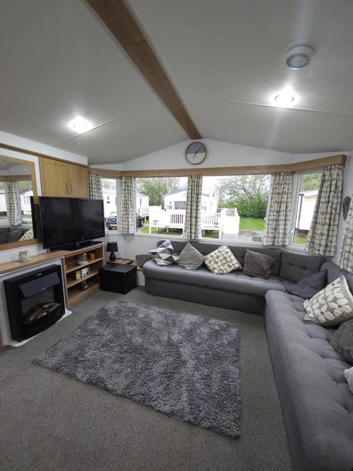Tattershall Lakes Hot Tub Lodge Breaks Eksteriør billede